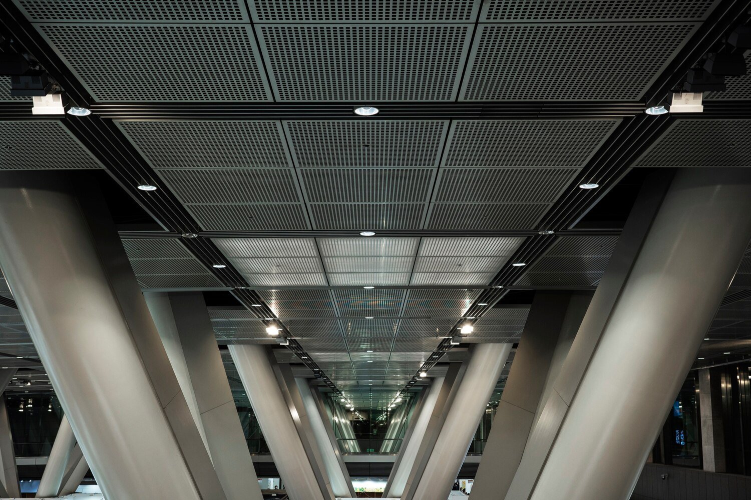Metal Linear Ceiling Installation